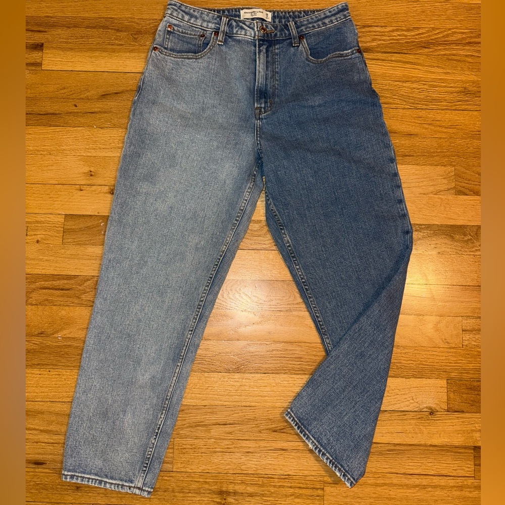 Abercrombie & Fitch Curve Love “The Mom High Rise” Two Tone Jeans